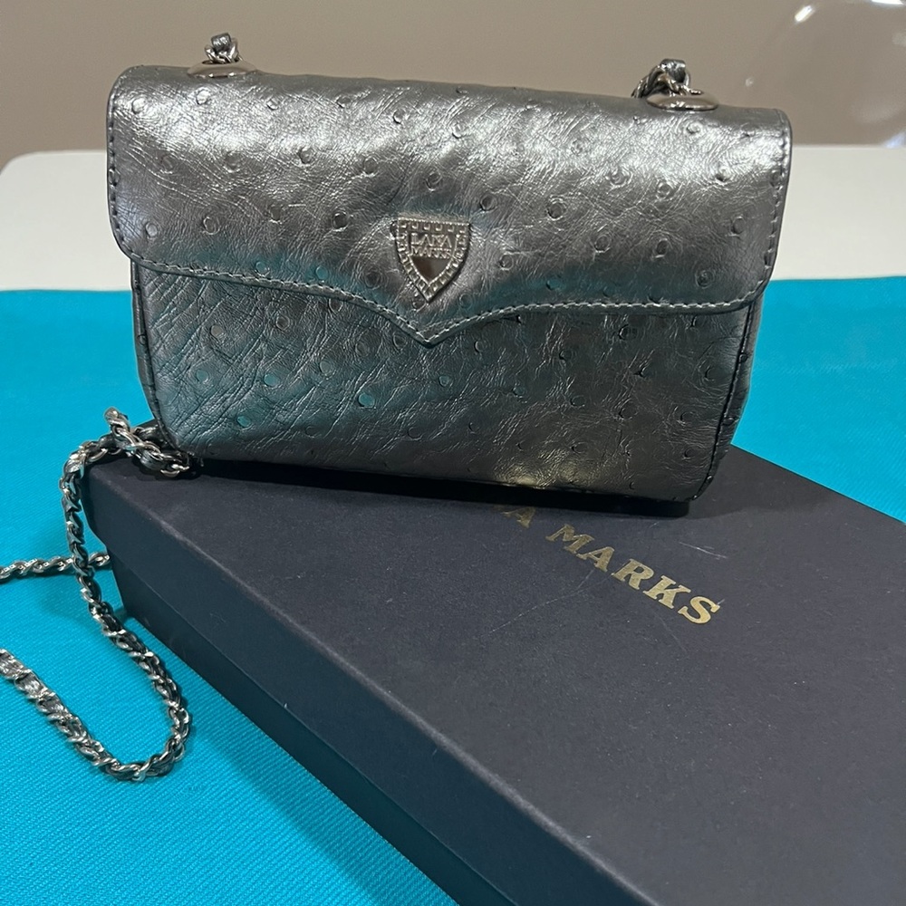 LANA MARKS BAG MEDIUM CHAIN METALLIC
PLATINUM OSTRICH LEATHER HANDBAG